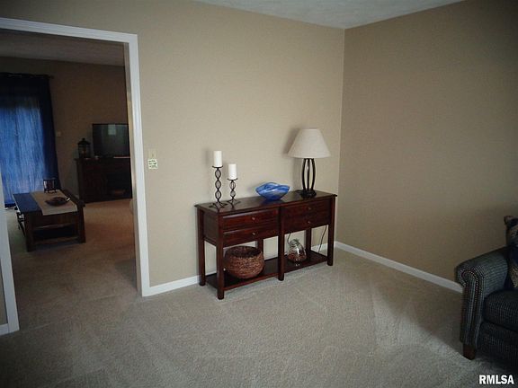 4th image of 6920 N Aycliffe Dr