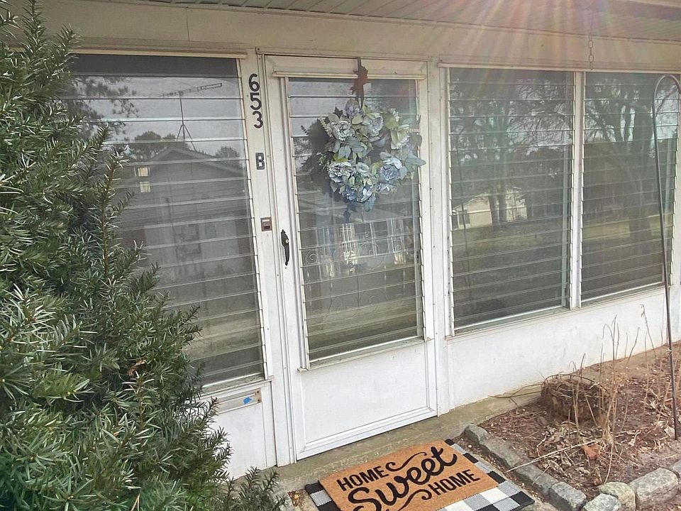 1st image of 653B Plymouth Dr #1002