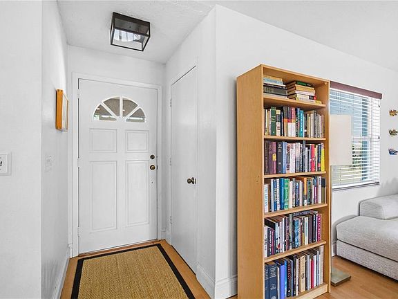 4th image of 5031 Preston Way