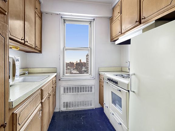 3rd image of 205 3rd Ave APT 12D