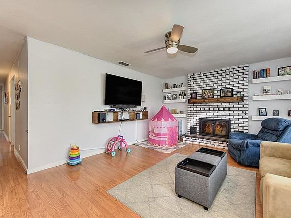5th image of 7840 Sungarden Dr