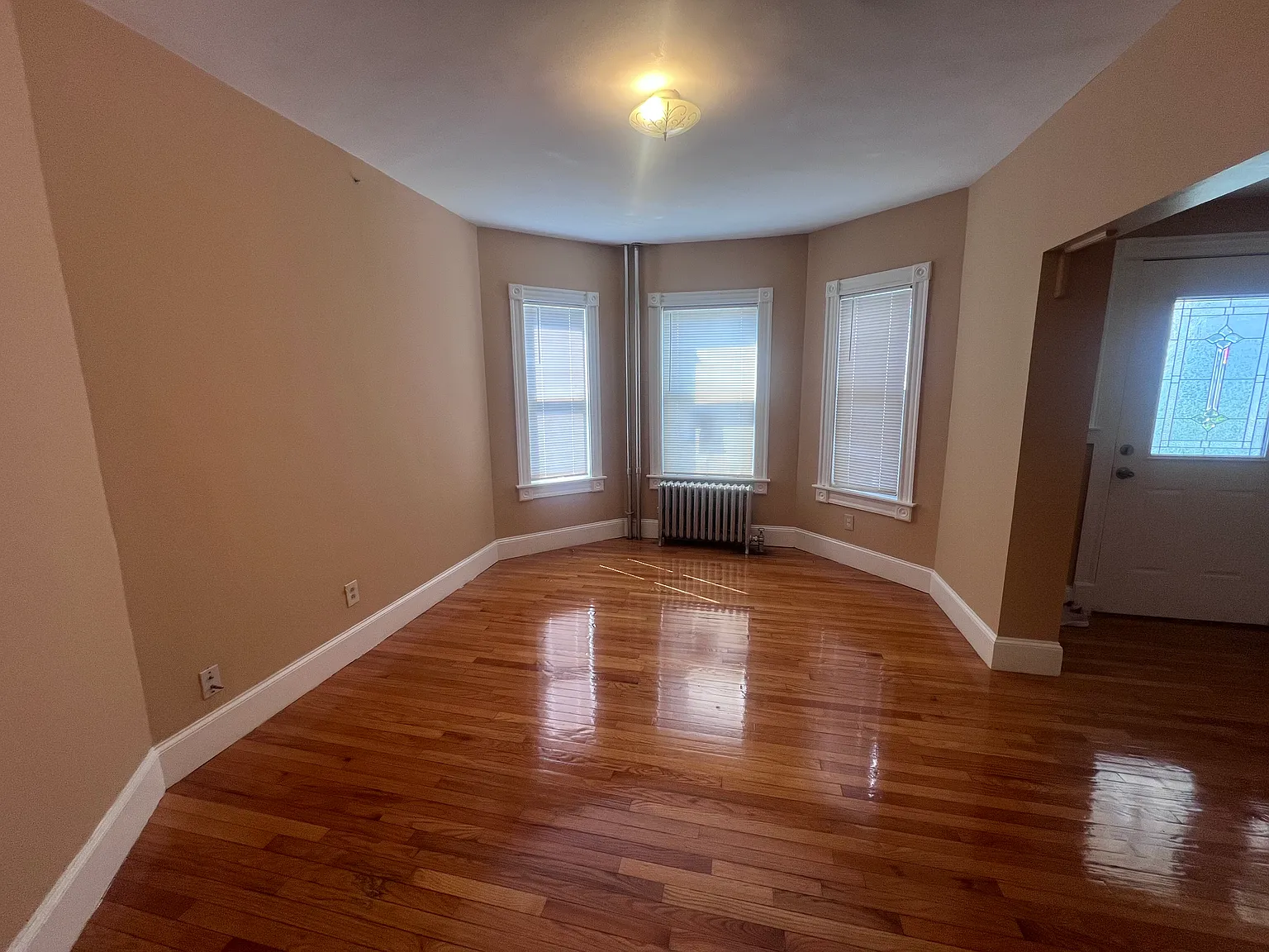 4 bed, 1200 sqft, $3,375 — Photo 2