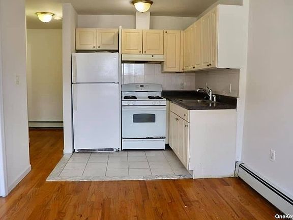 4th image of 89-27 172nd St