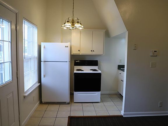 2nd image of 185 Palo Verde Ter