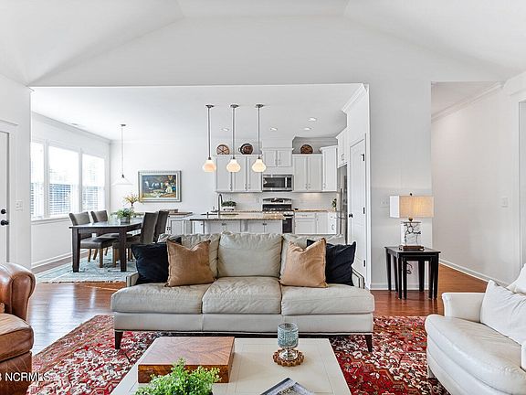 2nd image of 756 Tuscan Way