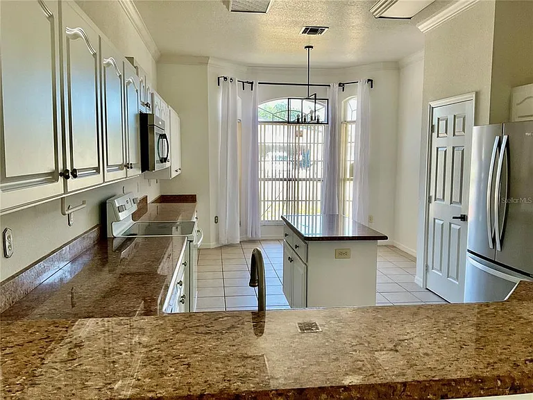 132 Golf Aire Blvd — Photo 6