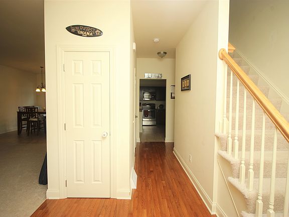 4th image of 30 Lancaster Ct