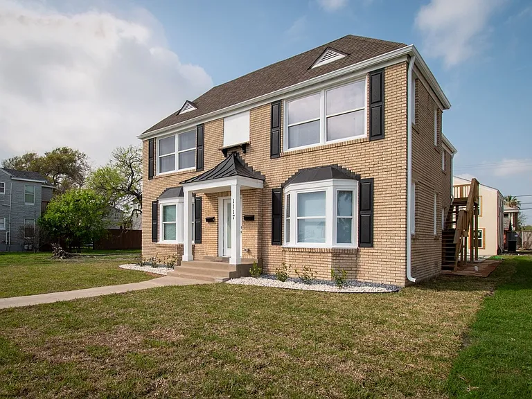 1117 Ocean Dr E #A — Photo 48