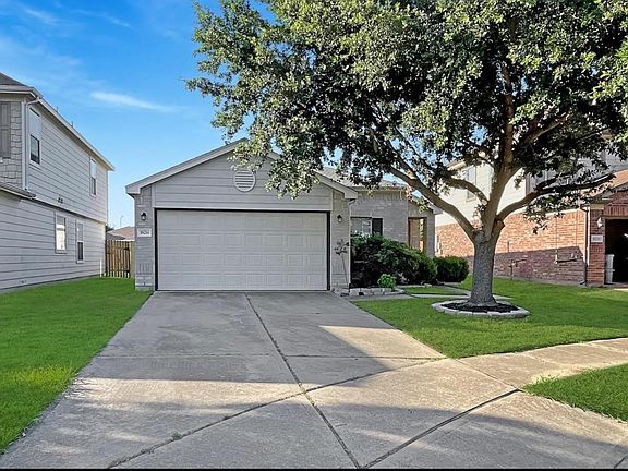 3rd image of 18214 Walden Gate Ln