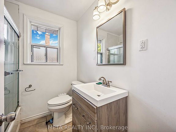5th image of 94 Greenock Ave