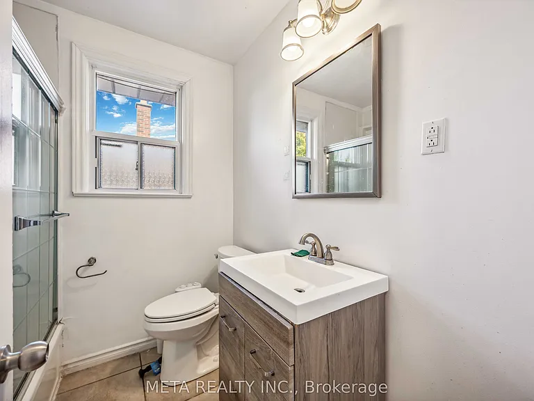 94 Greenock Ave — Photo 5