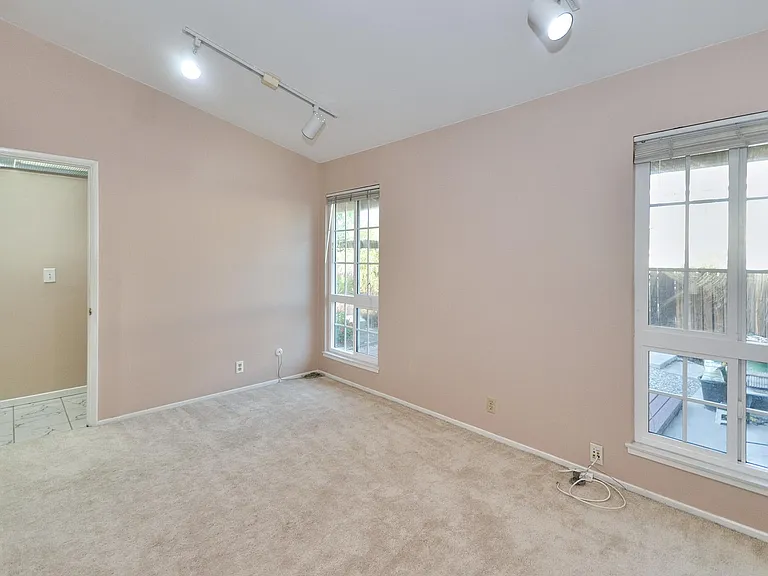 7611 Adelanto Dr — Photo 25