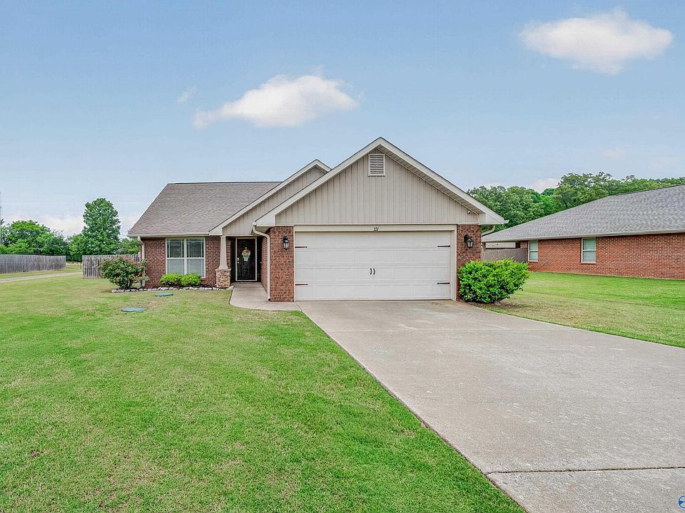 1st image of 221 Waxmyrtle Dr