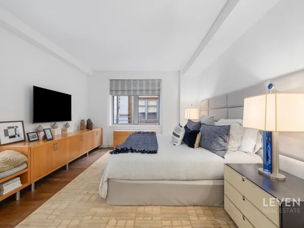 100 West 58th Street image 5 of 17