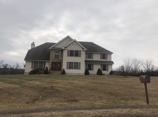 27 Highland Ct, Mount Bethel, PA 18343