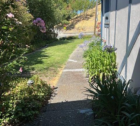 3rd image of 1000 Sanders Dr