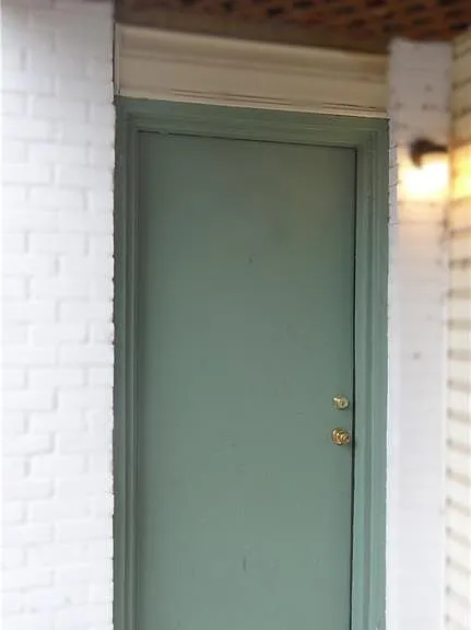 510 Avondale Ave #2 — Photo 2