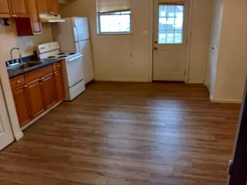 102 Cherry St Photo 1