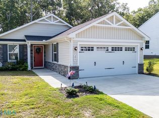 290 Pleasants Ln, Kilmarnock, VA 22482