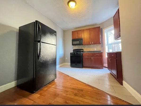 552 Avenue C, Bayonne, NJ