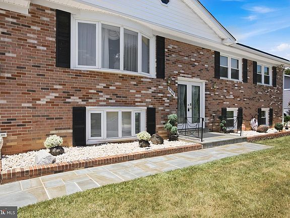 3rd image of 11905 Bizet Ct