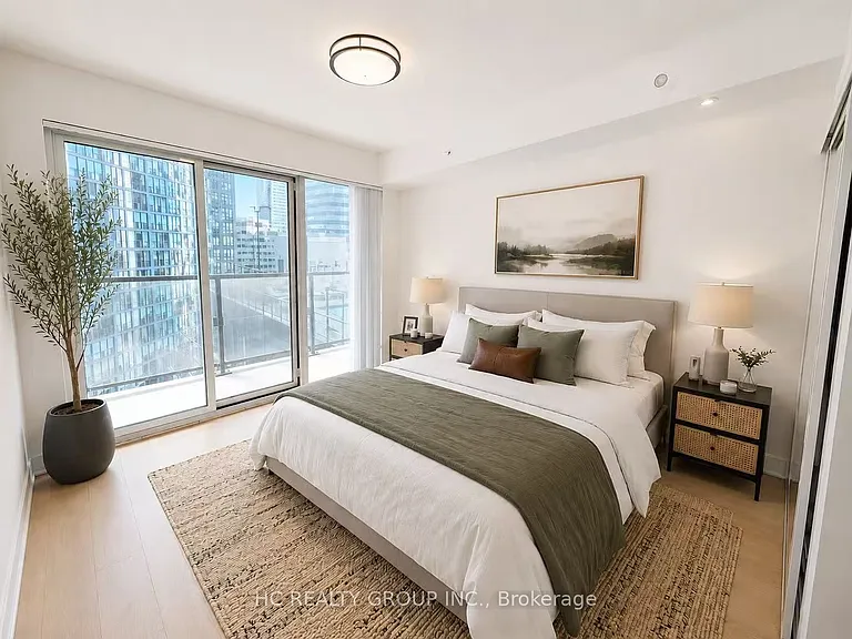955 Bay St #1001 — Photo 8