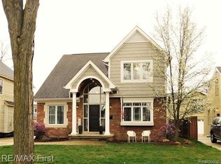 954 Chestnut St, Birmingham, MI 48009