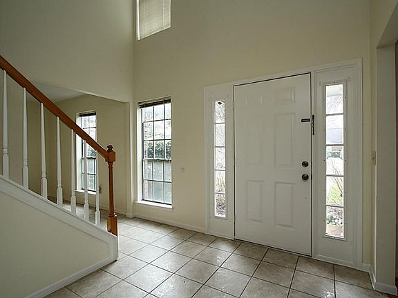 3rd image of 10218 Tablerock Dr