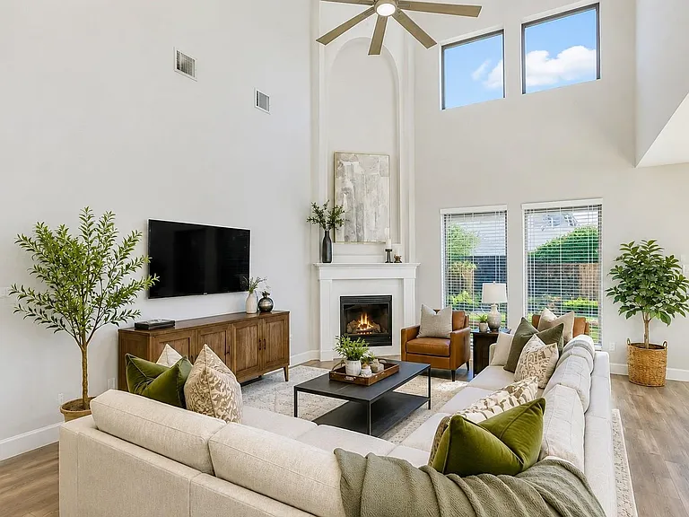 2327 Partridgeberry Ln — Photo 4