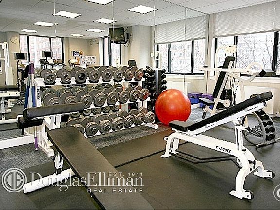 3rd image of 450 N End Ave APT 15F