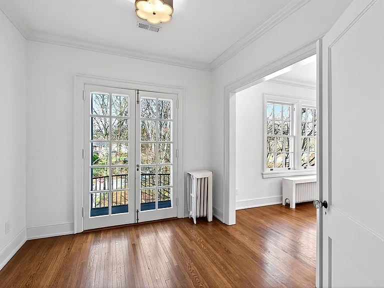 1313 College Pl — Photo 16
