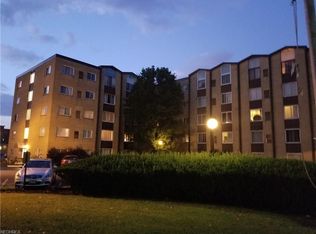 25735 Lorain Rd UNIT 325, North Olmsted, OH