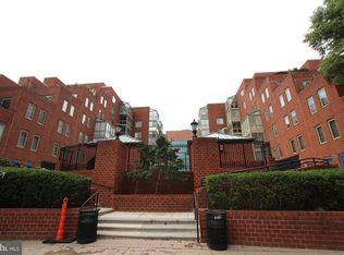1045 N Utah St #2-210, Arlington, VA 22201
