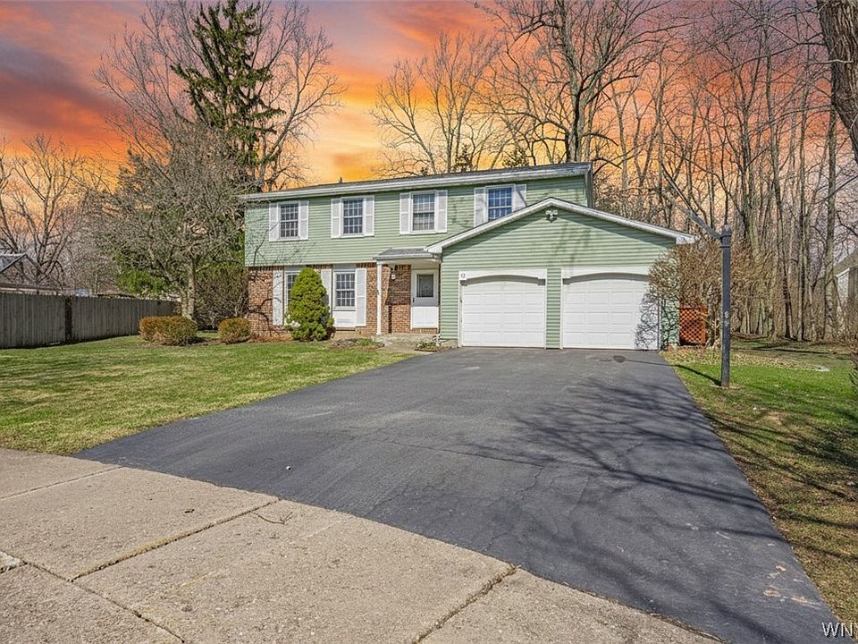 1st image of 63 Sovereign Ct