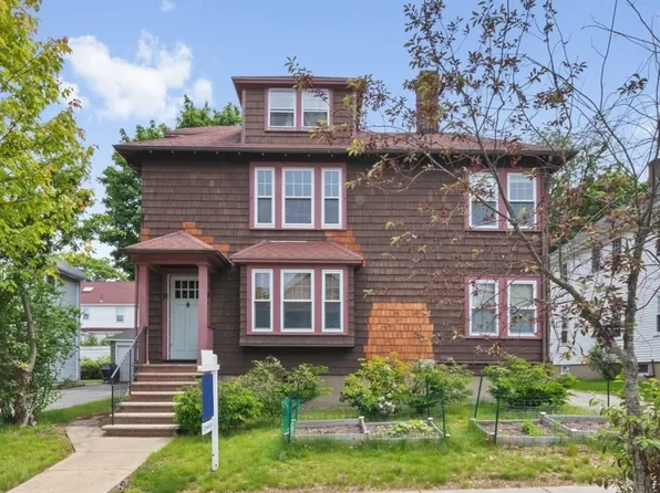 88 Poplar St, Watertown, MA 02472