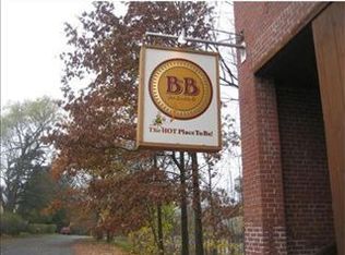 4 Prospect Ct, Hatfield, MA 01038