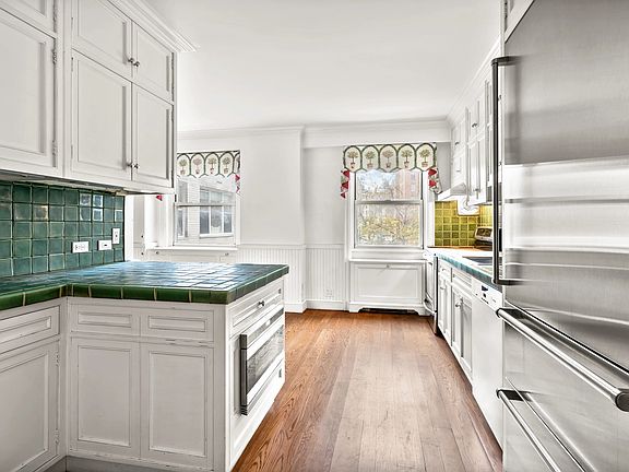 2nd image of 175 E 62nd St APT 7A