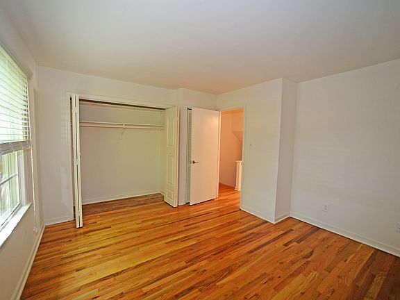 5th image of 145 Yeardley Dr
