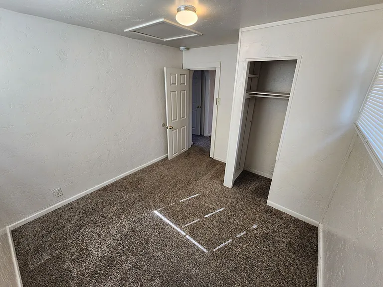 1037 Brownlee Ave — Photo 14