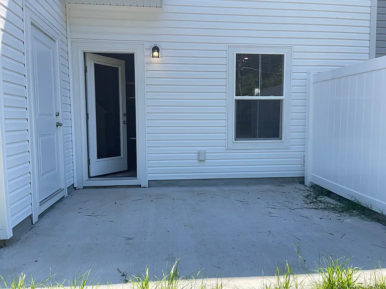 223 Harding Ln — Photo 5