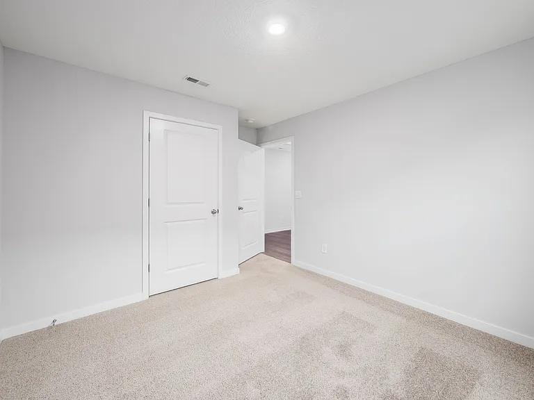 426 Emily Dr — Photo 12