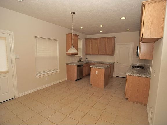 5th image of 23507 Seven Coves Ct