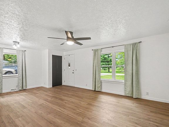 2nd image of 310 W Elm St