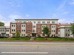321 Hammond Pond Pkwy UNIT 201, Brookline, MA 02467