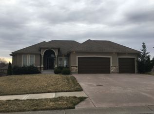 2905 NE Marywood Ln, Lees Summit, MO 64086