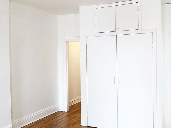 3rd image of 534 Carlton Ave Floor 3