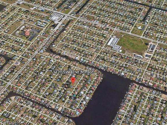 4th image of 1127 SW 42nd Ter