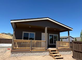 946 SE 10th St #60, Madras, OR 97741