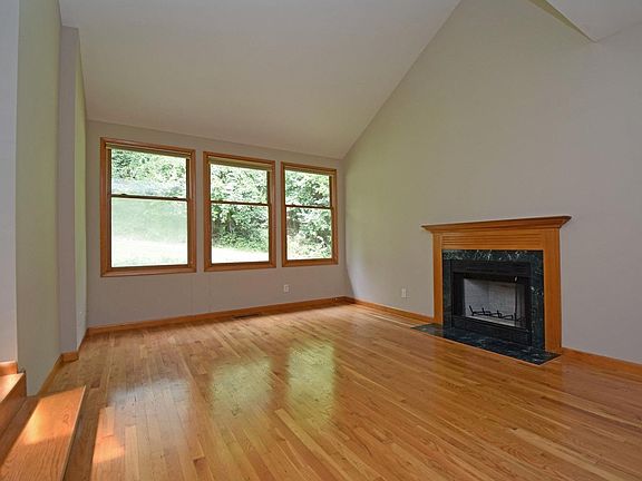 4th image of 2754 Lawyers Pointe Dr