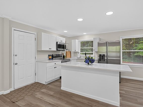 5th image of 103 Laurel Estates Dr
